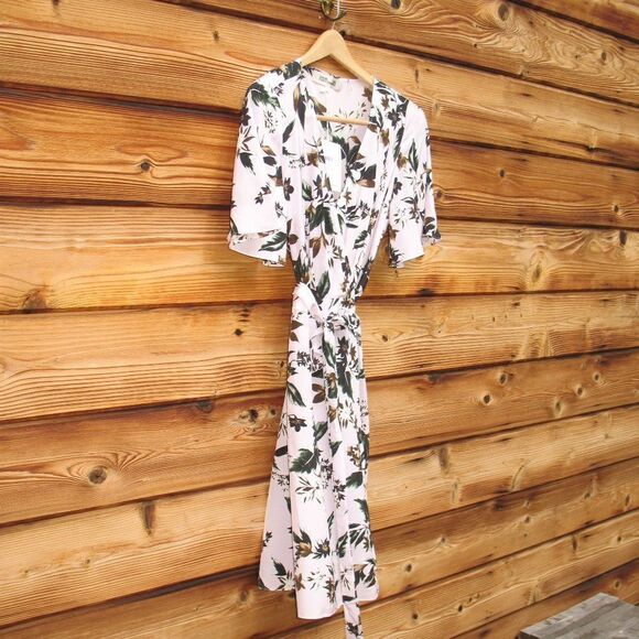 NWT Diane Von Furstenberg Lavender Silk Wrap Dress - Picture 4 of 10